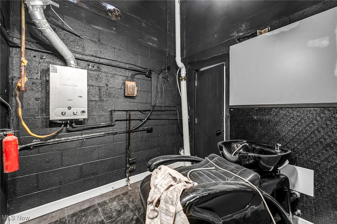 Bower & Bracks - Commercial Sale