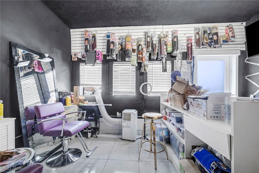 Bower & Bracks - Commercial Sale