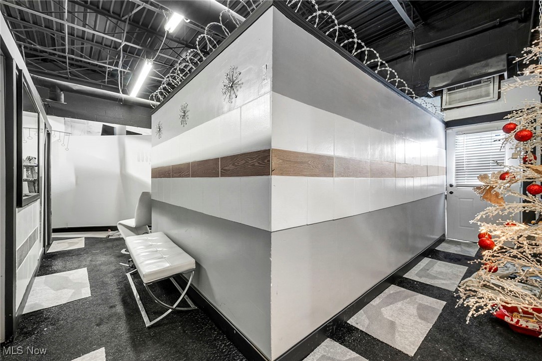 Bower & Bracks - Commercial Sale