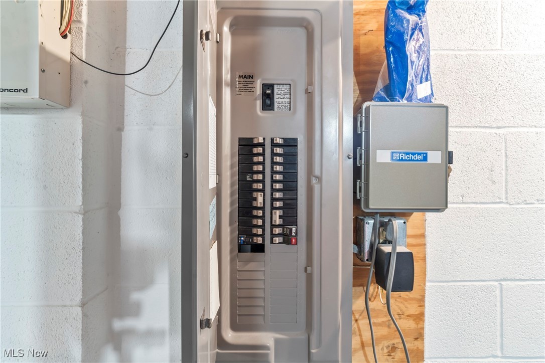 Poland, Ohio 44514, United States, 4 Bedrooms Bedrooms, ,3 BathroomsBathrooms,Residential,Pending,155765