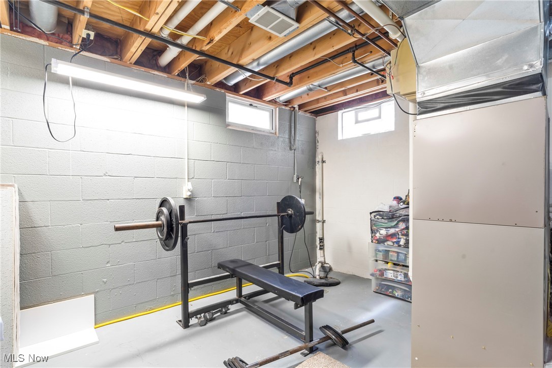 Poland, Ohio 44514, United States, 4 Bedrooms Bedrooms, ,3 BathroomsBathrooms,Residential,Pending,155765