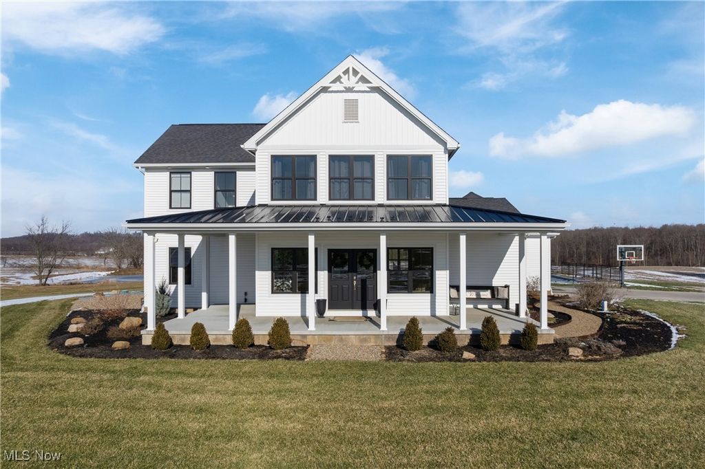 Photo of 14451 Sousa Street, North Lawrence, OH 44666 (MLS # 5177916)