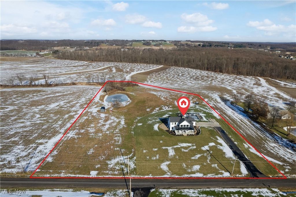 Photo of 14451 Sousa Street, North Lawrence, OH 44666 (MLS # 5177916)