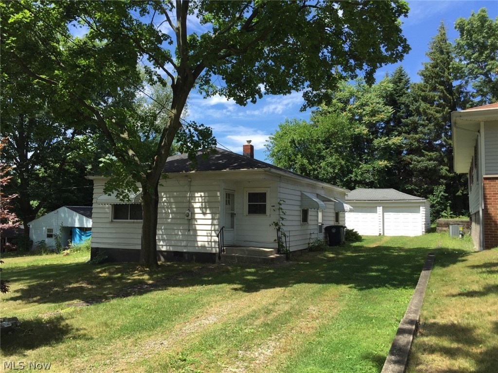 Looking for affordable one floor living? You found it! 1071 Jason Avenue here in Kenmore has a lot to offer its new owner including hardwood floors, vinyl windows, newer roof, fresh paint throughout, central air, two car garage, nice size back yard, eat-in kitchen. Surrounded by nice homes and Home Warranty. Call today for a private viewing.