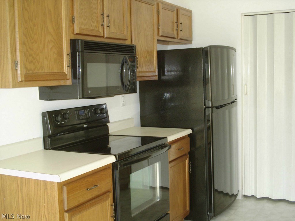 Foxhollow@woodhawk - Residential Lease