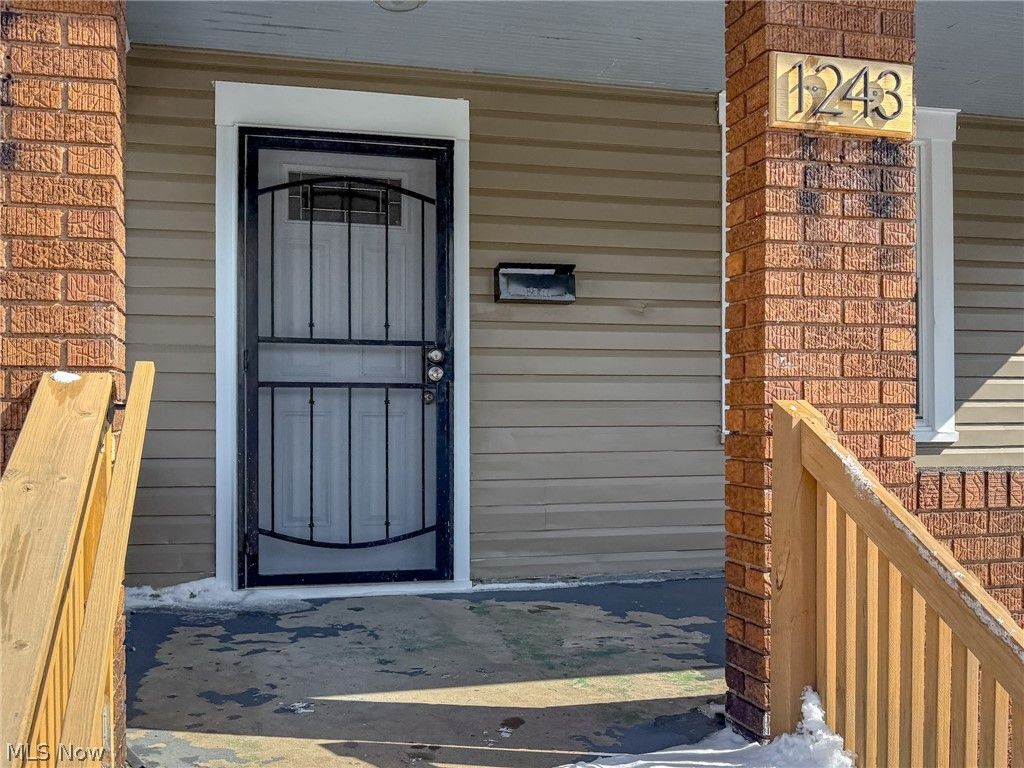 Photo of 1243 Oakgrove Avenue, Steubenville, OH 43952 (MLS # 5197131)