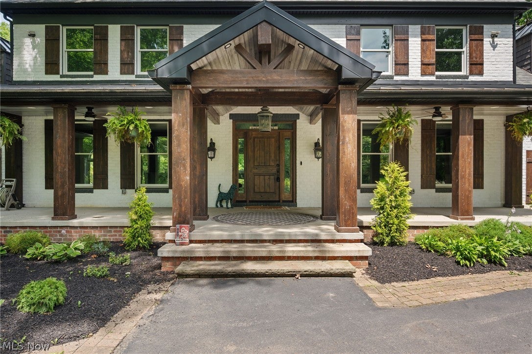 3536 Longwood Drive