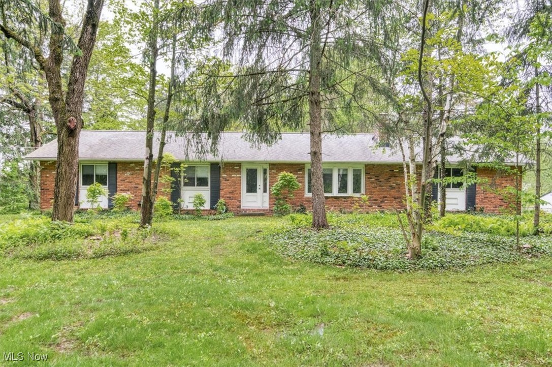 11484 Willow Hill Drive, Chesterland, Ohio image 1