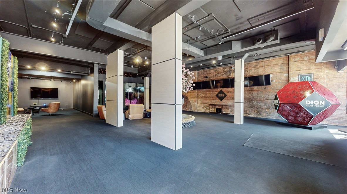 Cleveland, Ohio 44115, United States, ,Residential,Pending,59613