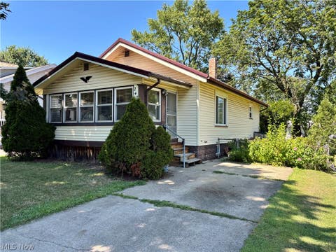 Homes For Sale - 247 North Avenue<br/> New Philadelphia, OH 44663