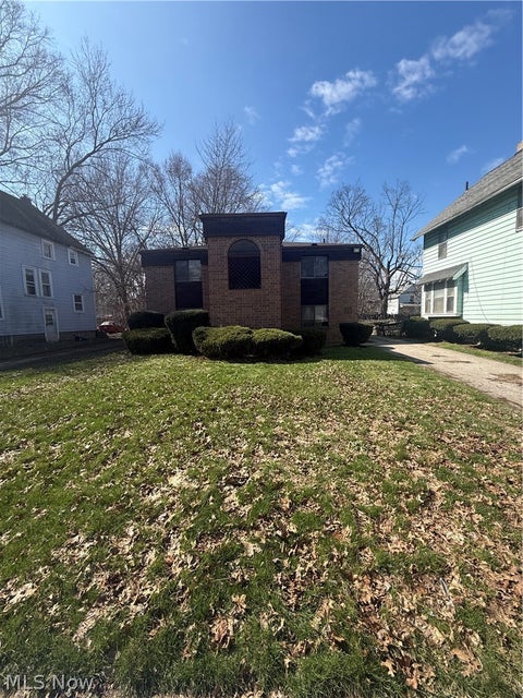 Multifamily For Rent - 662 Sumner Street<br/> Akron, OH 44311