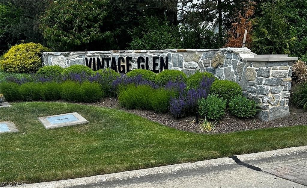 Vintage Glen Condo - Residential
