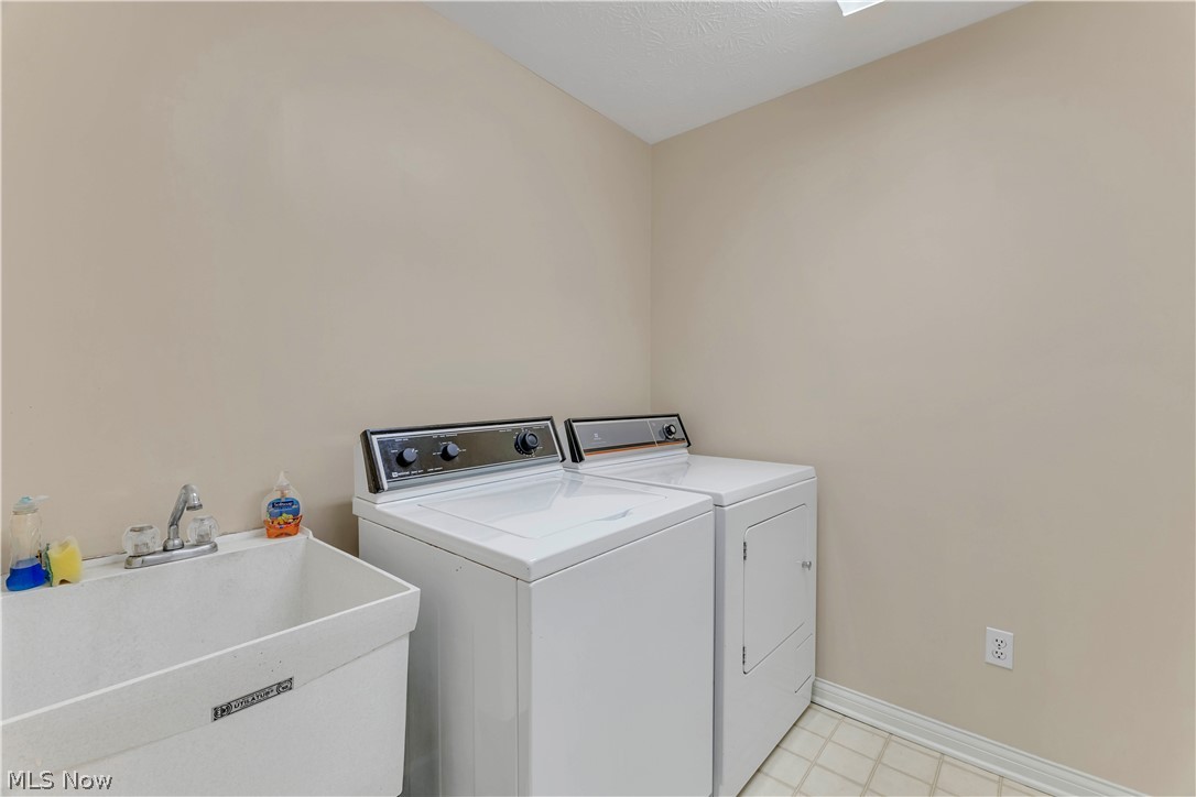 Vintage Glen Condo - Residential