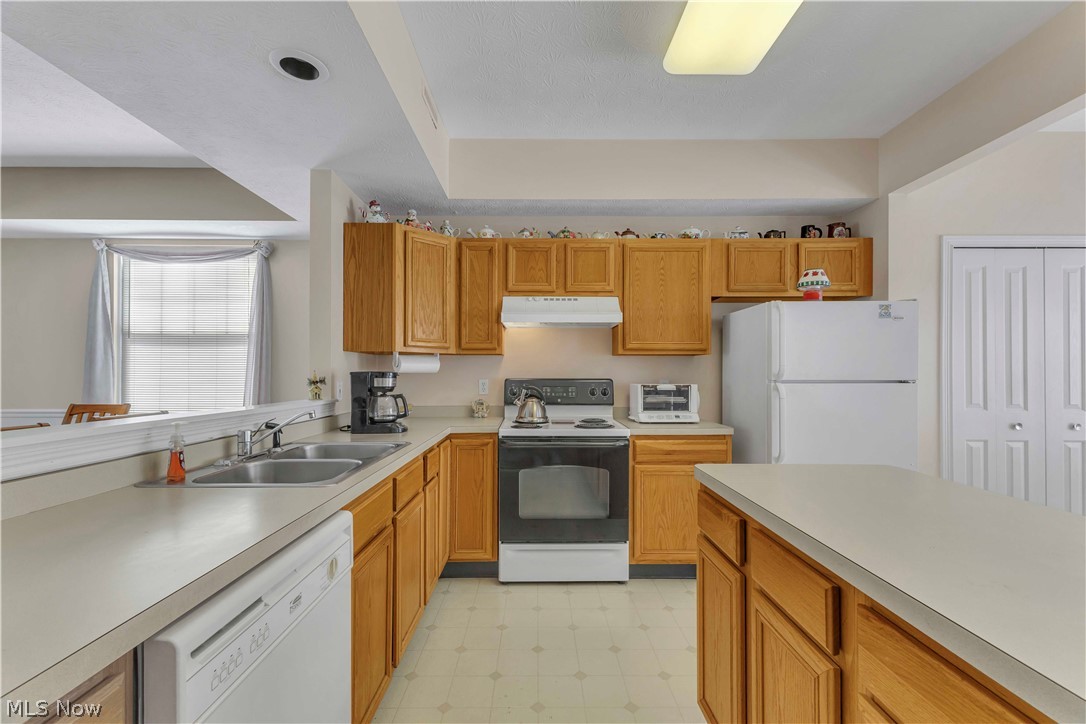 Vintage Glen Condo - Residential