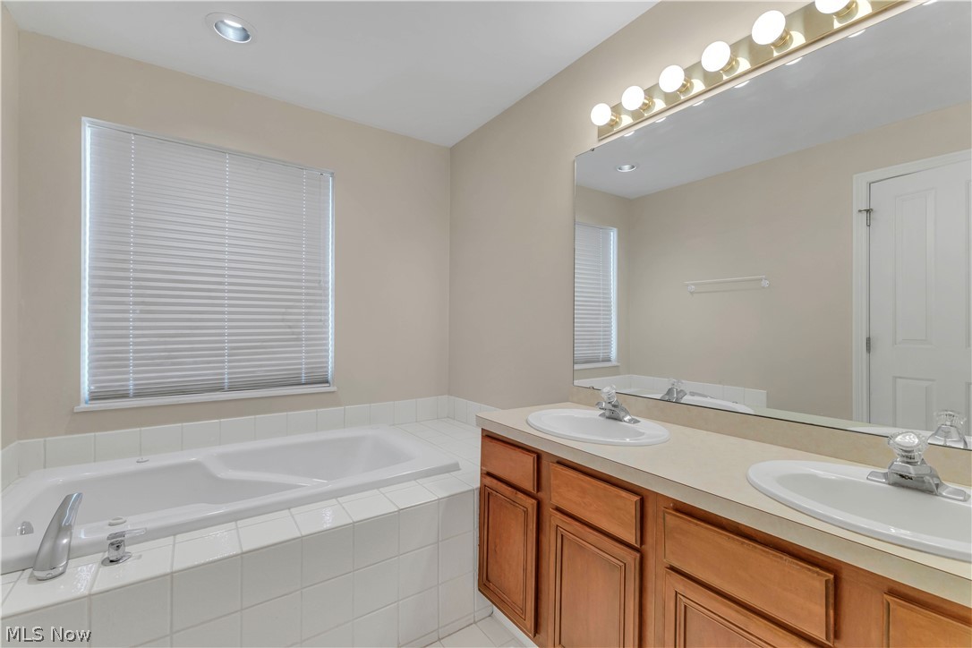 Vintage Glen Condo - Residential