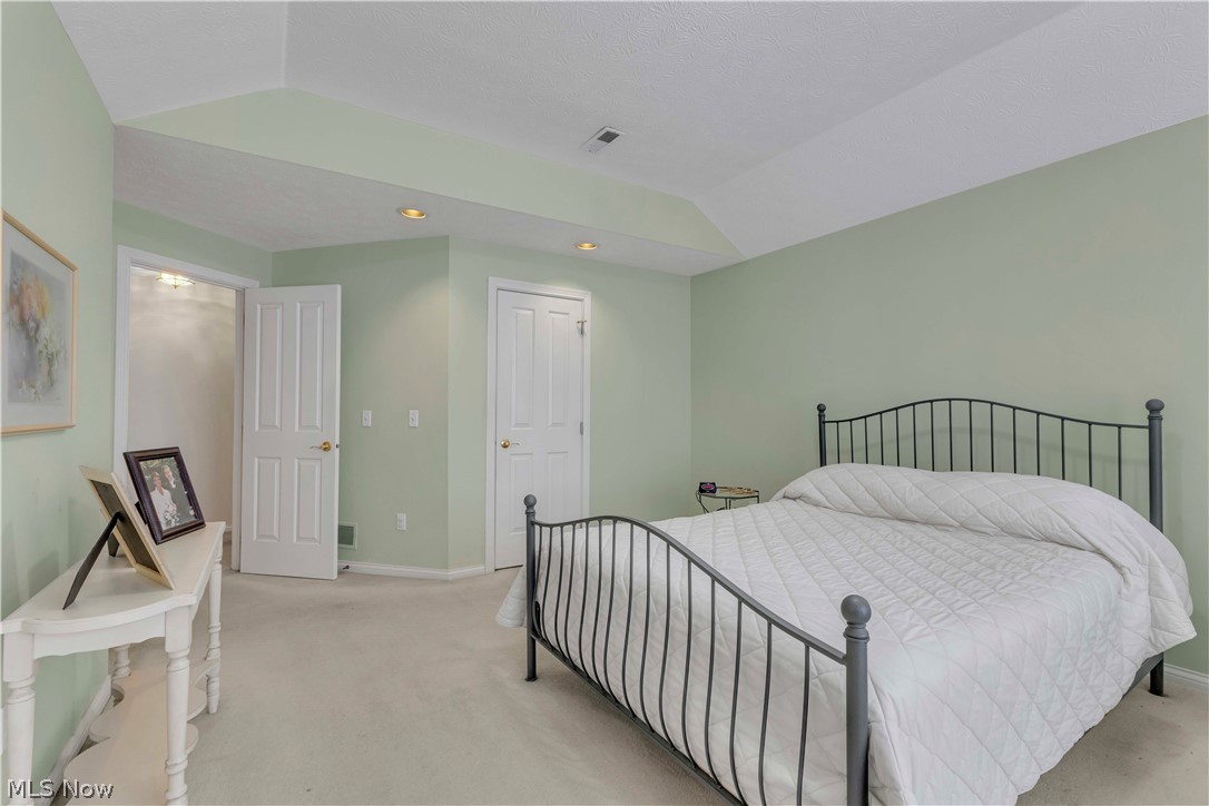 Vintage Glen Condo - Residential