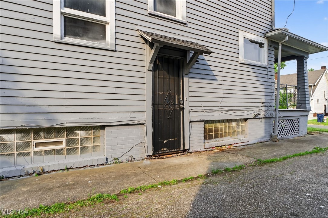 Cleveland Heights, Ohio 44112, United States, 4 Bedrooms Bedrooms, ,1 BathroomBathrooms,Residential,Active,150822