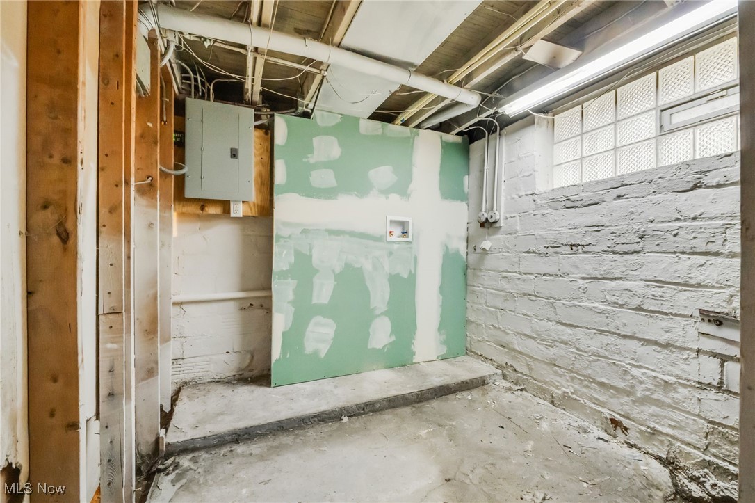 Cleveland Heights, Ohio 44112, United States, 4 Bedrooms Bedrooms, ,1 BathroomBathrooms,Residential,Active,150822