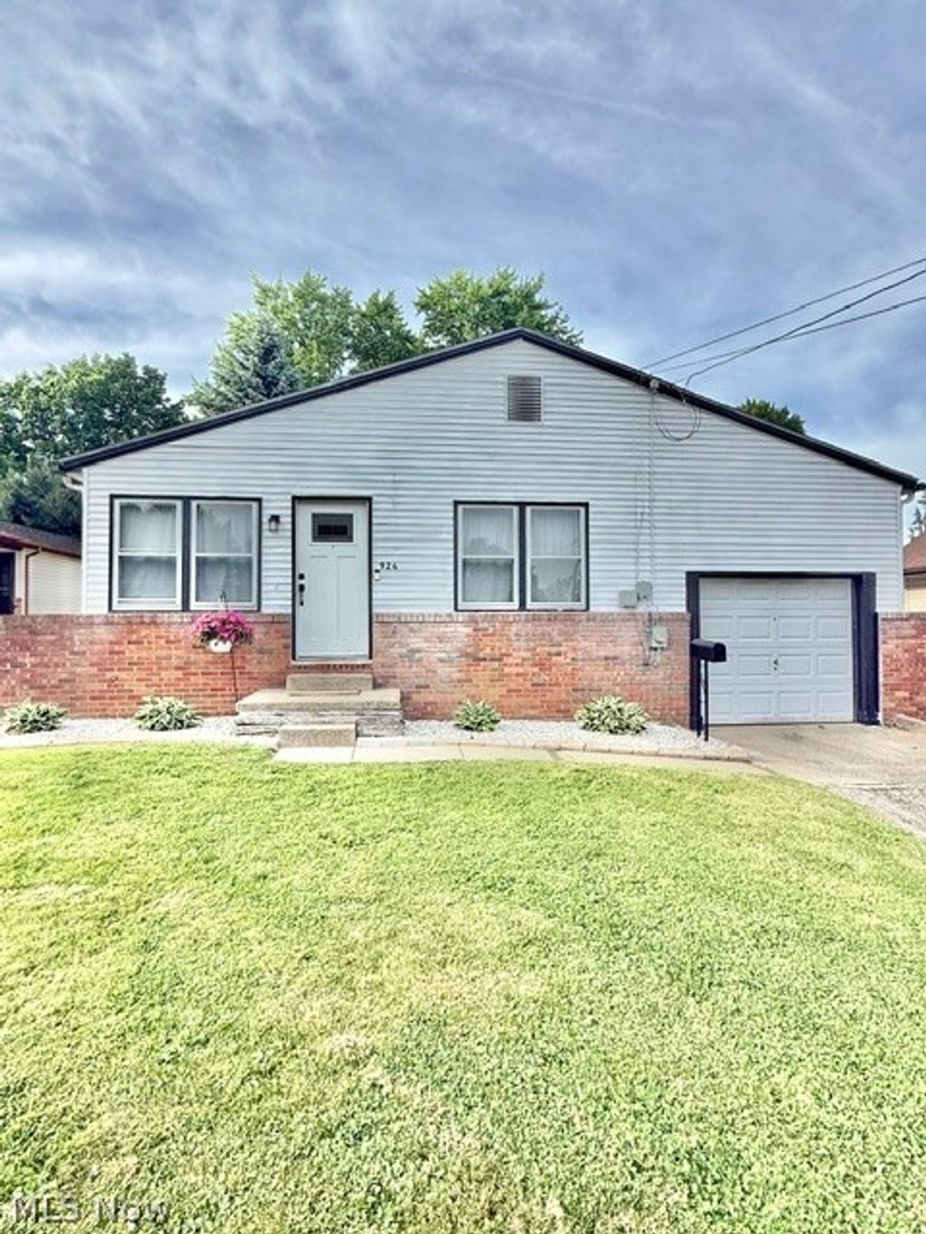 Photo of 926 Arch Street, Salem, OH 44460 (MLS # 5210918)