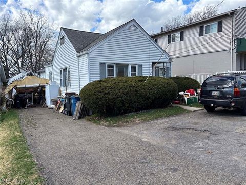 Homes For Sale - 3204 S Main Street<br/> Akron, OH 44319