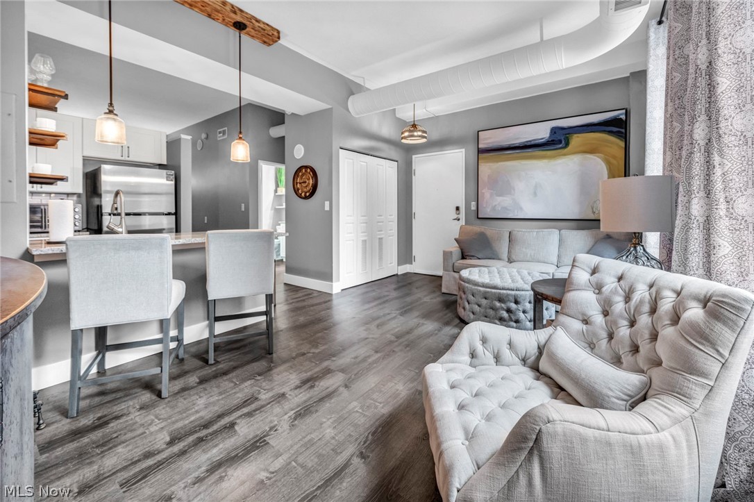 Pointe/Gateway Condo - Residential