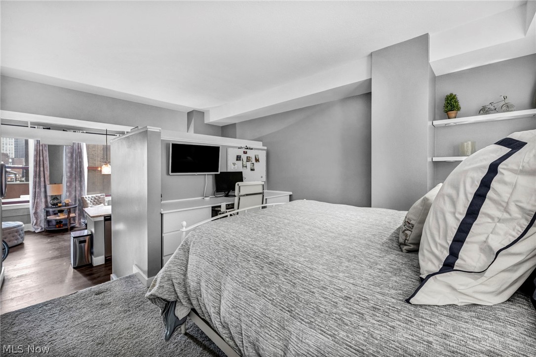 Pointe/Gateway Condo - Residential