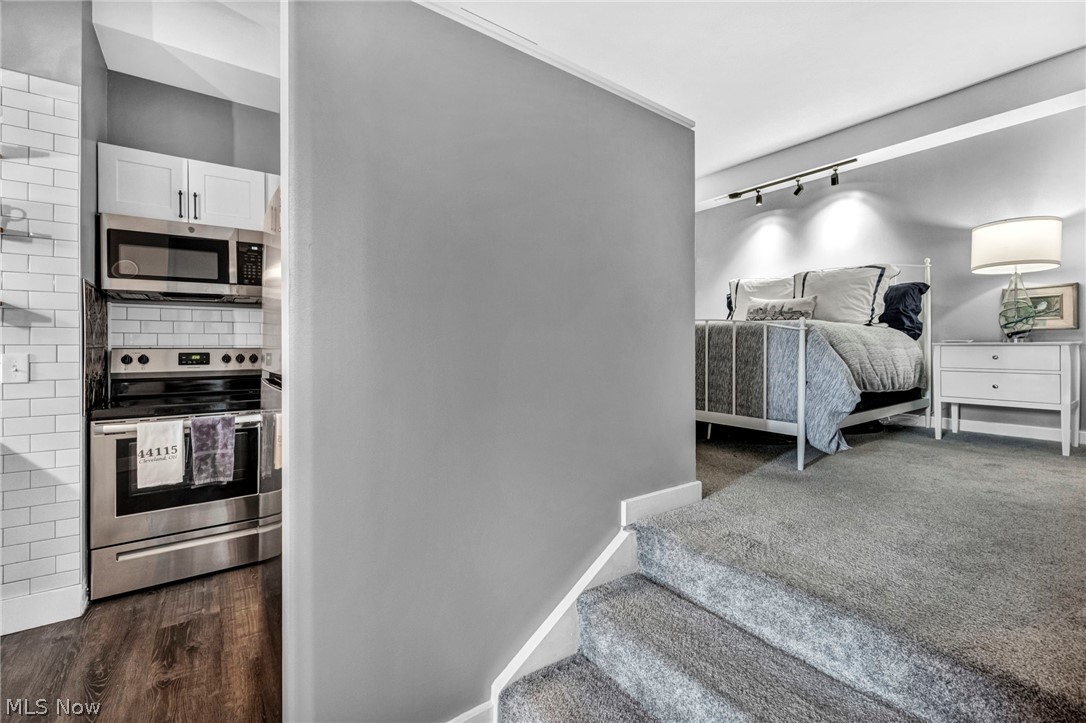 Pointe/Gateway Condo - Residential