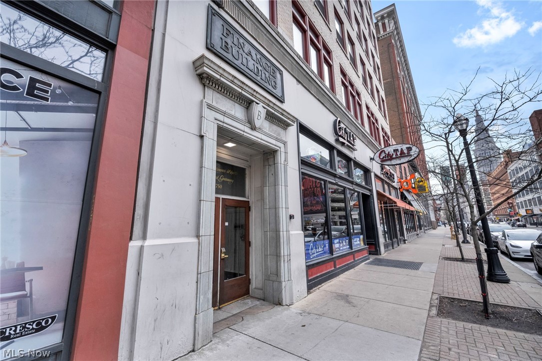 Pointe/Gateway Condo - Residential