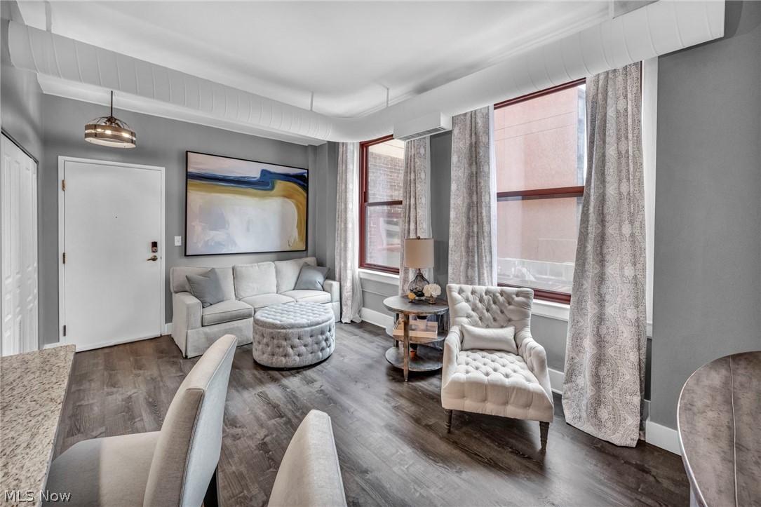 Pointe/Gateway Condo - Residential