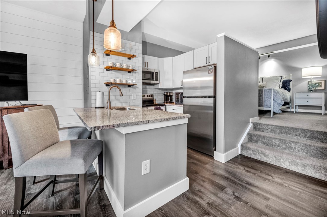 Pointe/Gateway Condo - Residential