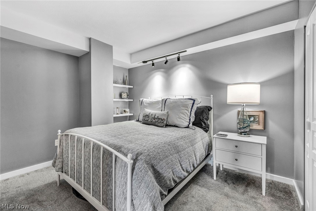 Pointe/Gateway Condo - Residential