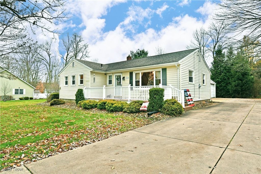 Photo of 3224 Reeves Road NE, Warren, OH 44483 (MLS # 5174526)