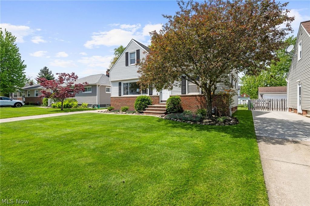 Photo of 1244 W Miner Road, Mayfield Heights, OH 44124 (MLS # 5207254)