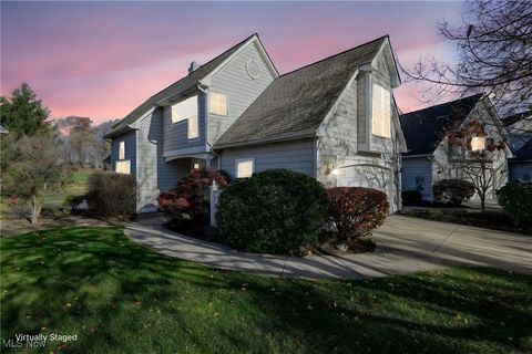 Condo For Sale - 2975 Waterford Drive<br/> Twinsburg, OH 44087