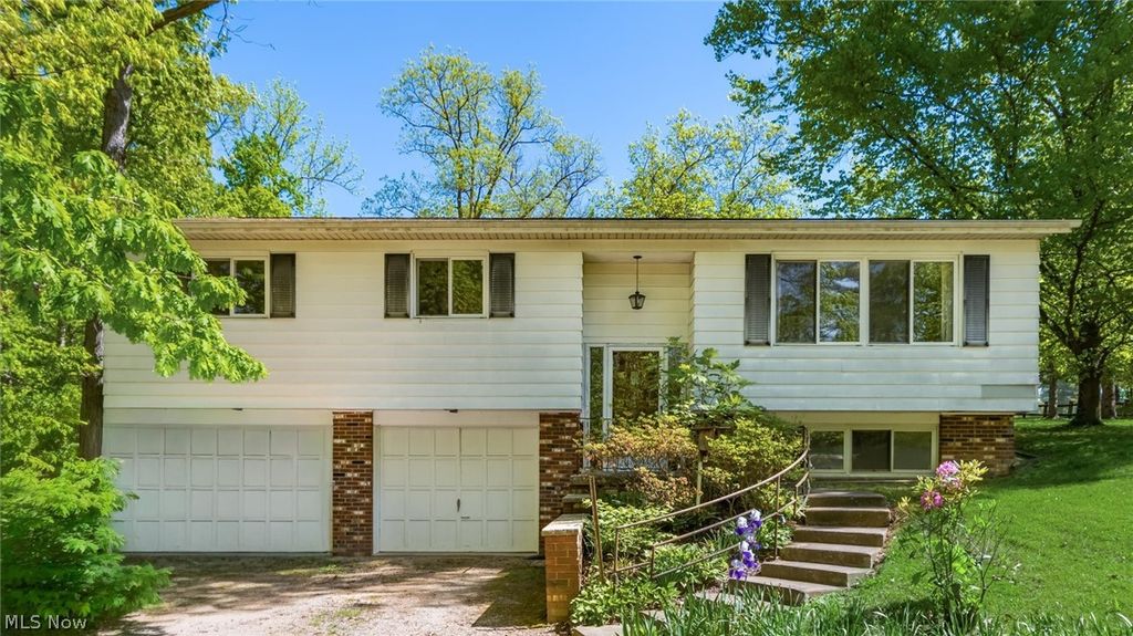 Photo of 2849 Olde Falls Road, Zanesville, OH 43701 (MLS # 5205696)