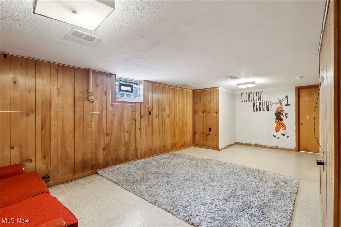13676 Whitney Road, Strongsville, Ohio image 32
