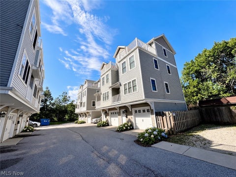 Townhouse For Sale - 1143 Auburn Avenue #1143<br/> Cleveland, OH 44113