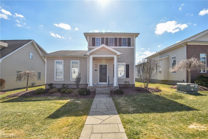 Spacious free standing Villa just new to the market in Hampton Ridge.  This is one of the larger units in the development at almost 2400 square feet.  Newer granite counter tops in a beautiful kitchen with stainless appliances, a lovely great room with a gas fireplace, 3 spacious bedrooms, 3 full baths, additional Loft  that could be used for whatever you need.  1st floor laundry and an awesome Florida Room to relax. This beauty also boasts a full basement waiting to be finished to your liking.