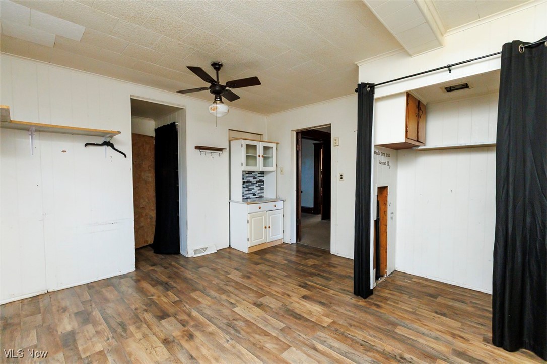 Dennison, Ohio 44683, United States, 4 Bedrooms Bedrooms, ,2 BathroomsBathrooms,Residential,Active,202722