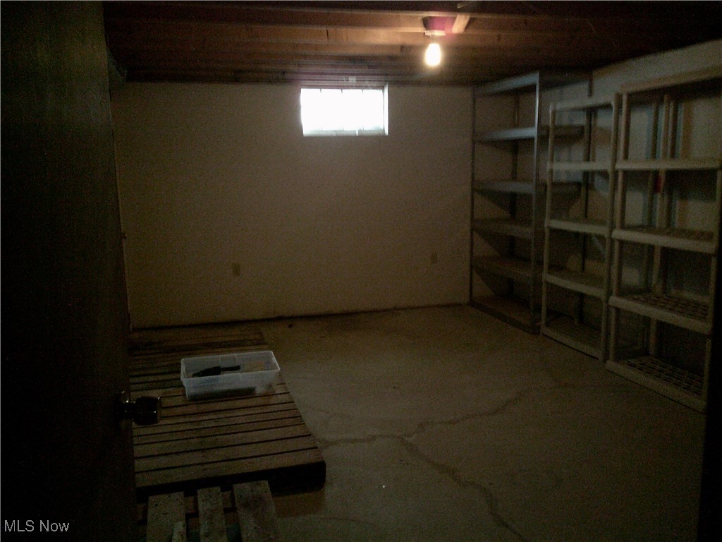 7251 Hidden Glen Drive, Amherst, Ohio image 12
