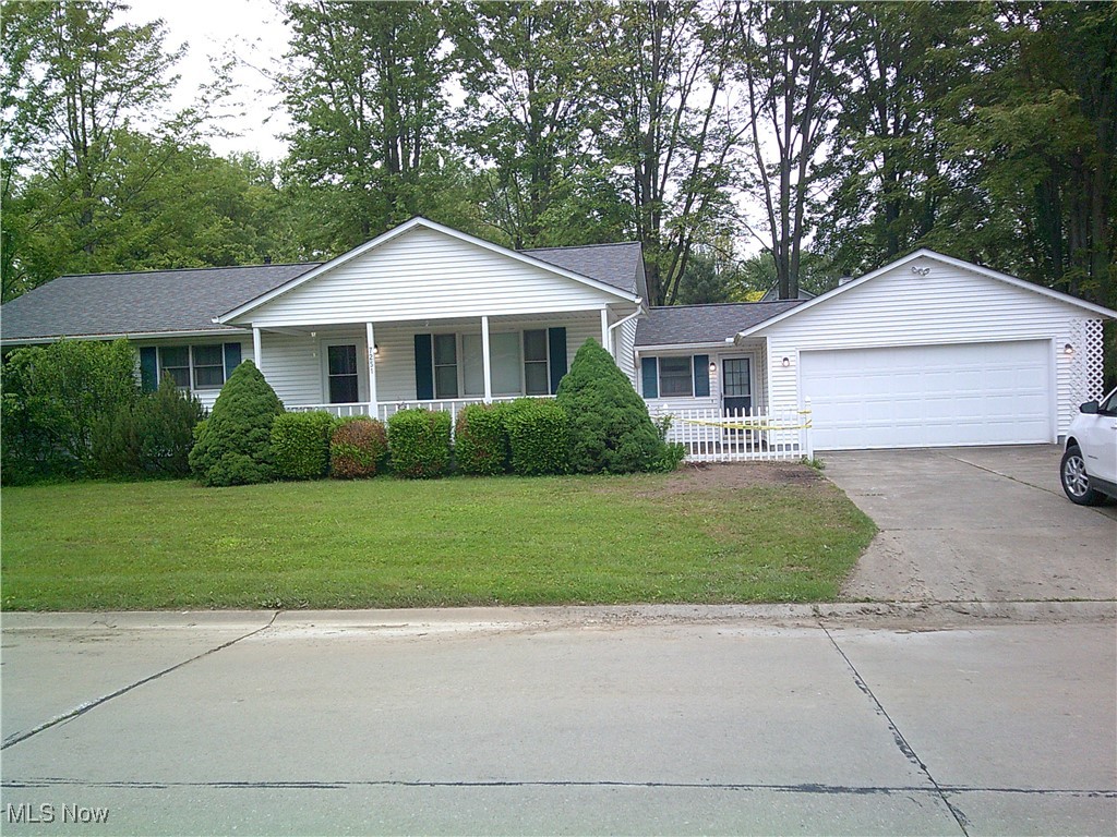 7251 Hidden Glen Drive, Amherst, Ohio image 19