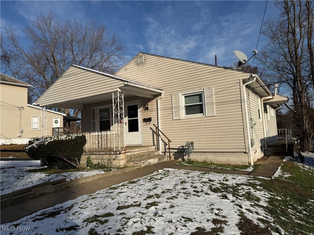 Photo of 538 Spangler Drive, Zanesville, OH 43701 (MLS # 5175929)