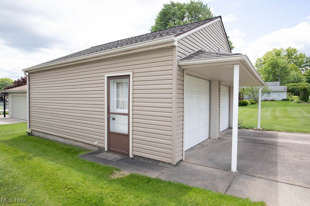 430 W Harvey Street, Struthers, Ohio image 8