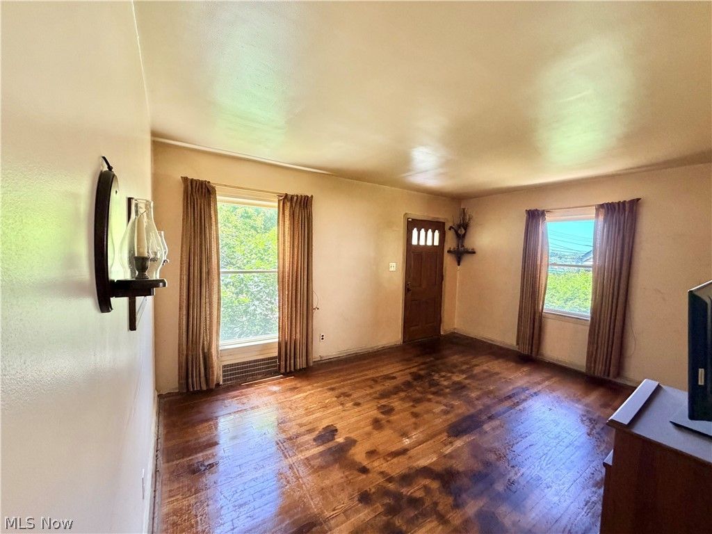 Photo of 817 S Green Road, South Euclid, OH 44121 (MLS # 5214484)