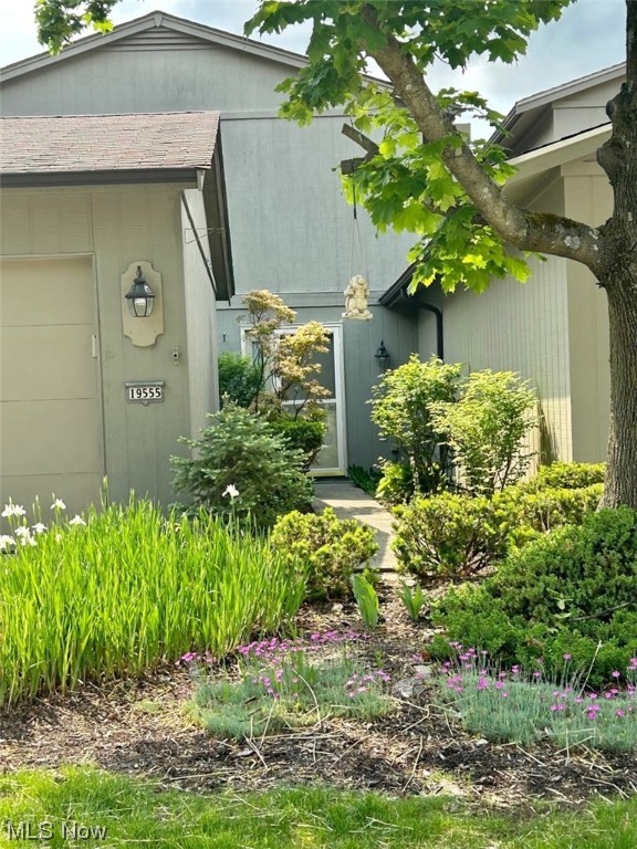 Welcome home to 19555 Idlewood Trail in Stronsville's Co-Moor community, featuring an eat-in kitchen with breakfast bar and pass through to dining room. Spacious family room features wood burning fireplace and access to covered patio. 3 bedrooms, 2.5 baths. Master bedroom has a walk-in closet and bonus closet. Ample Sorage throughout, including the walk-in pantry. 2 car attached garage, neighborhood pool and community center. Close to shopping, highways, and metro parks. Kitchen appliances, washer, and dryer stay with property. Schedule your private showing today.