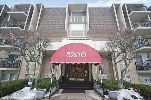Photo of 5200 West Boulevard #505, Youngstown, OH 44512 (MLS # 5187384)