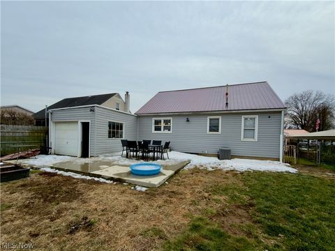 Tiny photo for 205 40th Street, Vienna, WV 26105 (MLS # 5187107)