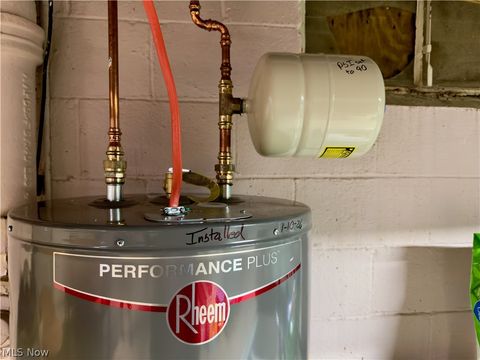 Tiny photo for 205 40th Street, Vienna, WV 26105 (MLS # 5187107)