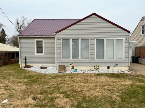 Tiny photo for 205 40th Street, Vienna, WV 26105 (MLS # 5187107)