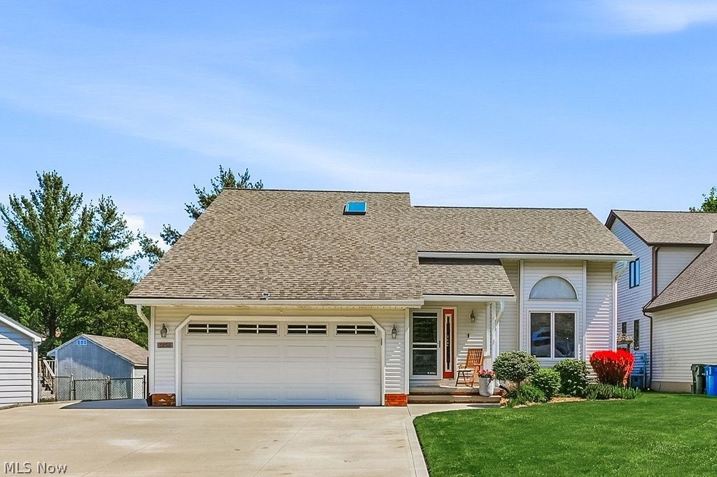 Photo of 5859 Sequoia Court, Mentor on the Lake, OH 44060 (MLS # 5208207)